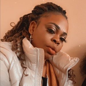 Meet your Posher, Agatha